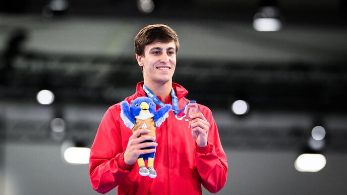 Tomás Fernández, coa medalla de bronce, primeiro español en subir ao podio nesta competición Tomás Fernández, coa medalla de bronce