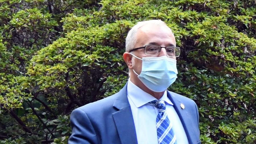 O profesor Juan José Nieto Roig ten coordinado ou participado en máis de vinte proxectos de ámbito europeo, nacional e autonómico e é autor ou coautor de máis de 300 artigos de investigación publicados en revistas internacionais. FOTO: Santi Alvite O profesor Juan José Nieto Roig ten coordinado ou participado en máis de vinte proxectos de ámbito europeo, nacional e autonómico e é autor ou coautor de máis de 300 artigos de investigación publicados en revistas internacionais. FOTO: Santi Alvite