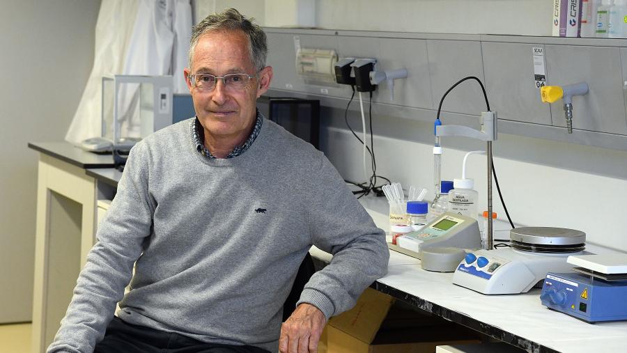 “Estamos moi ilusionados con este proxecto que marca o camiño presente e futuro do desenvolvemento da medicina personalizada de precisión en España”, apuntou Carracedo. FOTO: Santi Alvite “Estamos moi ilusionados con este proxecto que marca o camiño presente e futuro do desenvolvemento da medicina personalizada de precisión en España”, apuntou Carracedo. FOTO: Santi Alvite