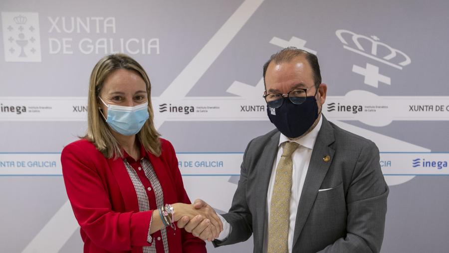 Paula Uría, directora xeral de Planificación Enerxética e Recursos Naturais, e Antonio López, reitor da USC. Foto: Xunta de Galicia Paula Uría, directora xeral de Planificación Enerxética e Recursos Naturais, e Antonio López, reitor da USC. Foto: Xunta de Galicia