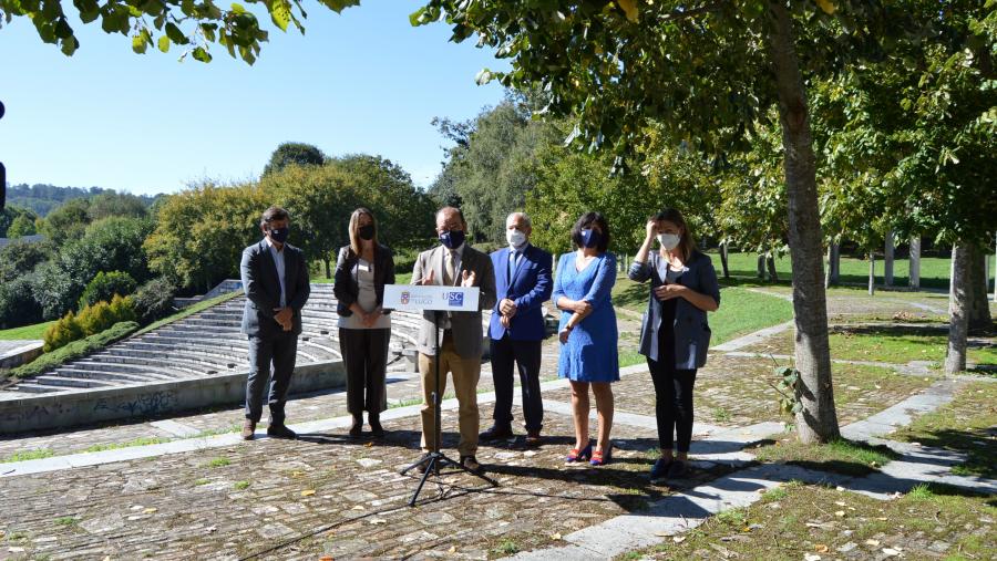 De esqueda a dereITA, Javier Ferreira, Lara Méndez, Antonio López, José Tomé, Montserrat Valcárcel e Pilar García, na Valgada do Campus de Lugo De esqueda a dereITA, Javier Ferreira, Lara Méndez, Antonio López, José Tomé, Montserrat Valcárcel e Pilar García, na Valgada do Campus de Lugo
