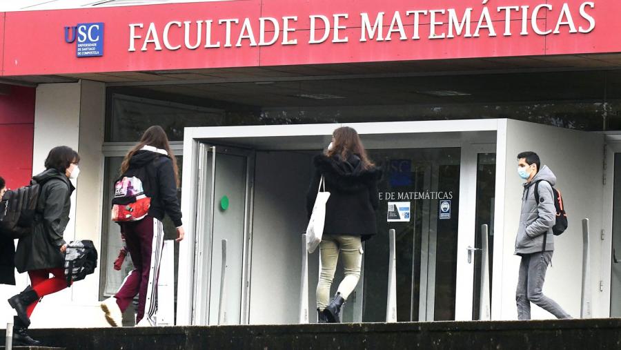 Entrada da Facultade de Matemáticas. Foto: Santi Alvite Entrada da Facultade de Matemáticas. Foto: Santi Alvite
