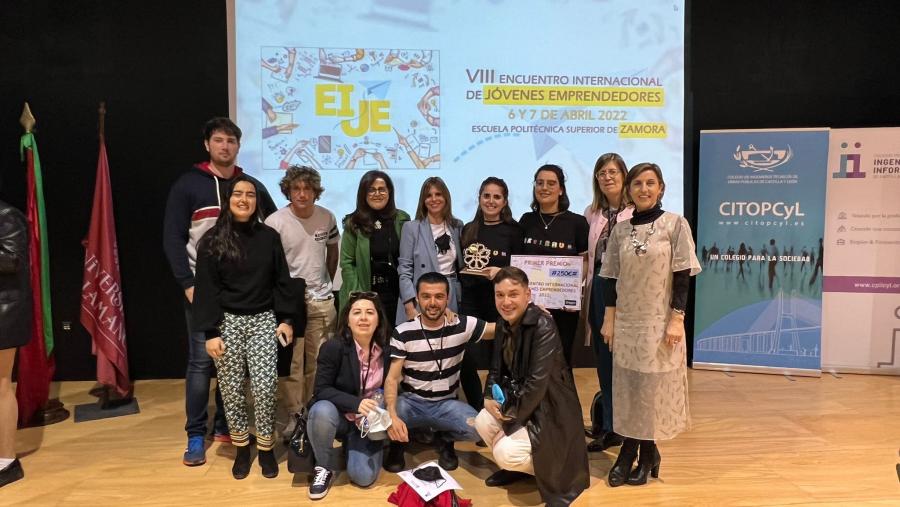 Foto de familia dos e das representantes da USC no Encontro Foto de familia dos e das representantes da USC no Encontro