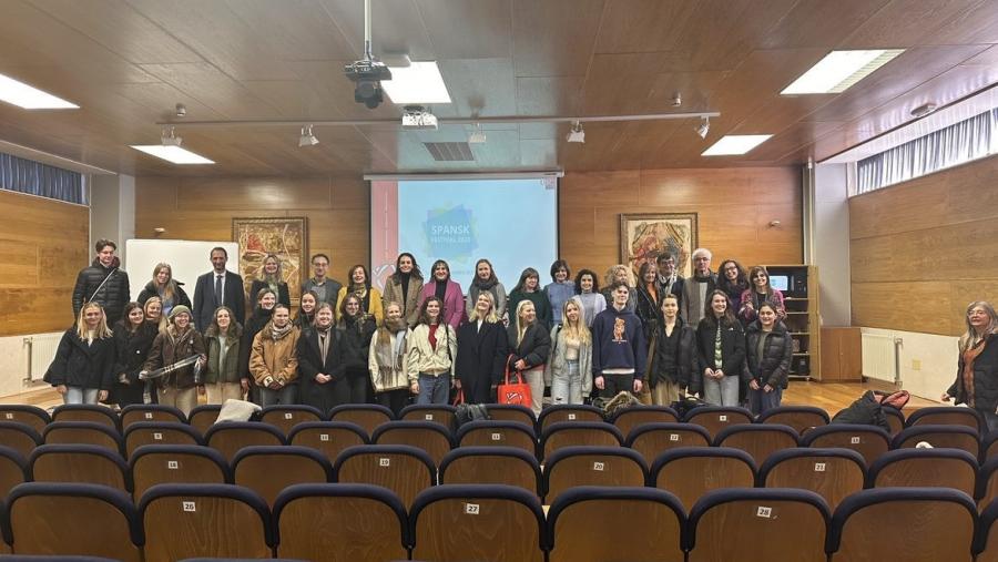 Foto de familia do acto desenvolvido en Ciencias Políticas e Sociais 