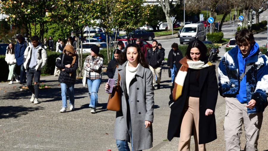 As bolsas BEME buscan que as mozas e mozos que as obteñan poidan completar a súa formación universitaria en Galicia. FOTO: Santi Alvite As bolsas BEME buscan que as mozas e mozos que as obteñan poidan completar a súa formación universitaria en Galicia. FOTO: Santi Alvite