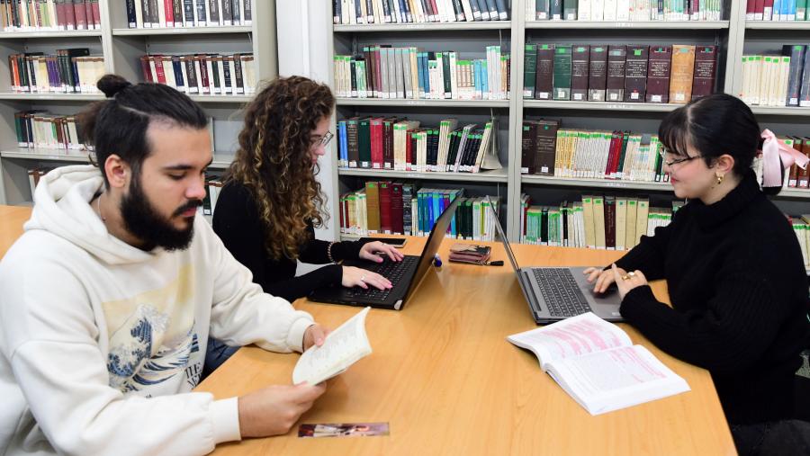 As solicitudes de admisión e matrícula poderán realizarse a través da secretaría virtual. FOTO: Santi Alvite As solicitudes de admisión e matrícula poderán realizarse a través da secretaría virtual. FOTO: Santi Alvite