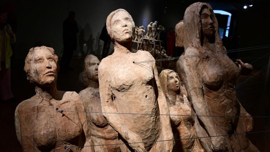 Esculturas na mostra de Álvaro de la Vega. FOTO: Santi Alvite