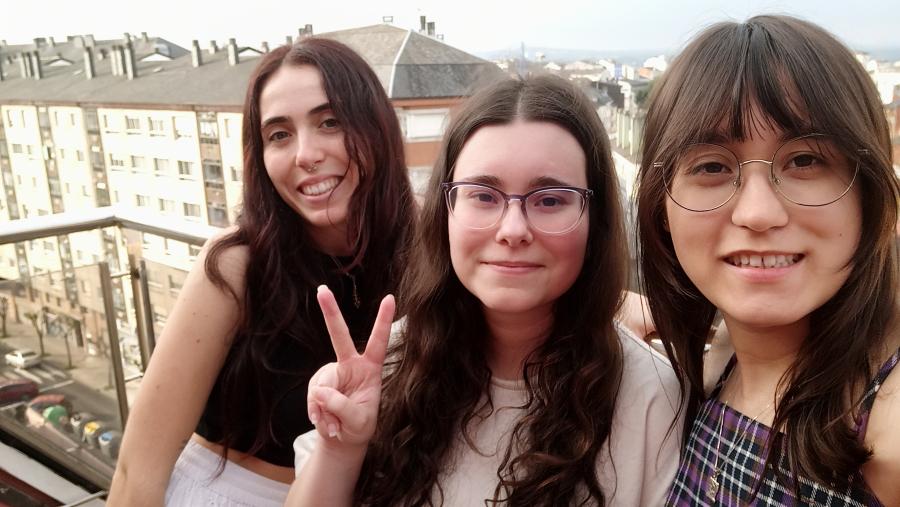 De esuqerda a dereita, Lucía Alonso, Paula Dorado e Natalia Novás De esuqerda a dereita, Lucía Alonso, Paula Dorado e Natalia Novás
