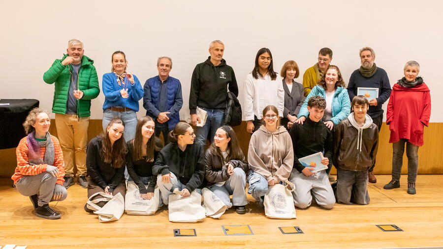 Foto de familia do acto de entrega. FOTO: Marcos López 