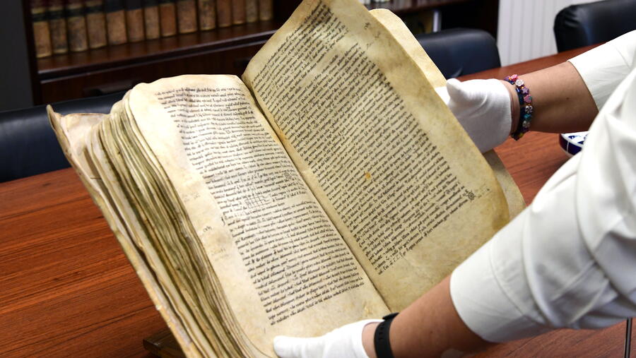 O Tombo de Samos permanece no AHUS dende os anos 80 do século pasado. Foto: Santi Alvite