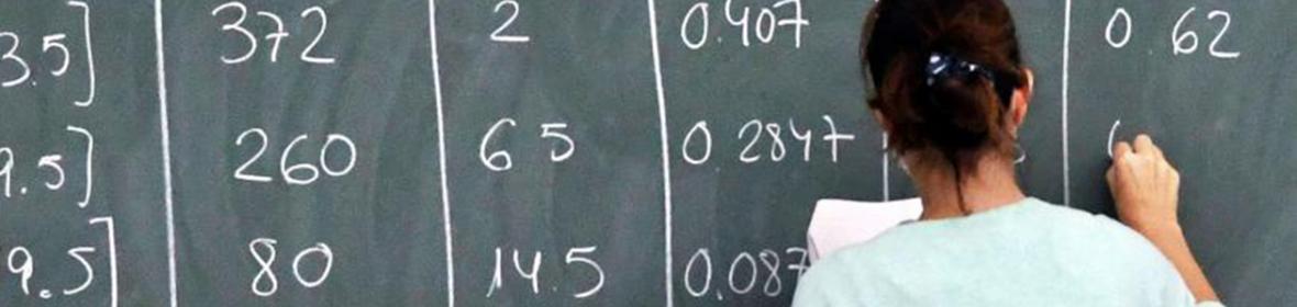 Profesor e pizarra