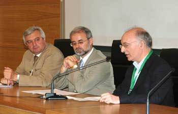 O decano da Facultade de Matemticas, Juan Manuel Viao, o vicerreitor de Organizacin Acadmica e Profesorado, Cstor Mndez e o profesor Manuel Ladra na inauguracin do seminario