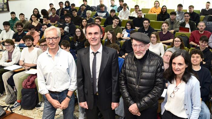 De esquerda a dereita, Javier Mas, Jorge Mira, Kip Thorne e Elena López. FOTO: Santi Alvite De esquerda a dereita, Javier Mas, Jorge Mira, Kip Thorne e Elena López. FOTO: Santi Alvite
