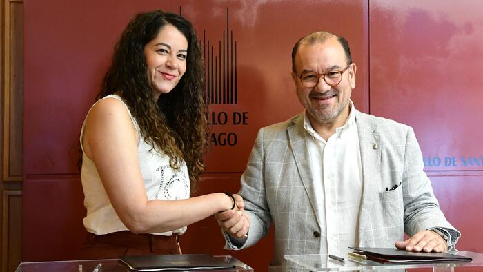 Antonio López e María Rozas na sinatura do convenio. Foto: Santi Alvite