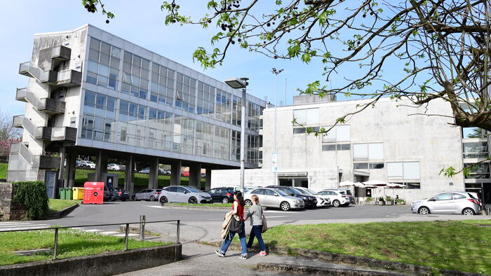 Vista exterior da Facultade de Filoloxía, onte ten a súa sede o novo instituto Vista exterior da Facultade de Filoloxía, onte ten a súa sede o novo instituto