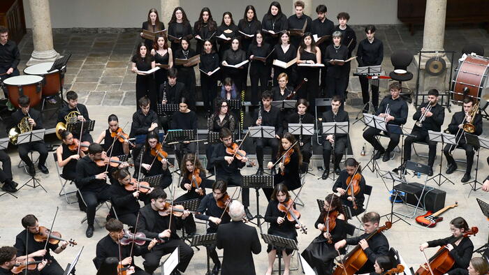 Orquestra e o Coro da Universidade de Santiago de Compostela. FOTO: Santi Alvite Orquestra e o Coro da Universidade de Santiago de Compostela. FOTO: Santi Alvite