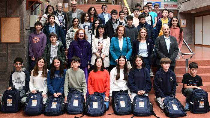 Foto de grupo da 18ª promoción de Estalmat-Galicia con autoridades e persoas colaboradoras. Foto: Santi Alvite