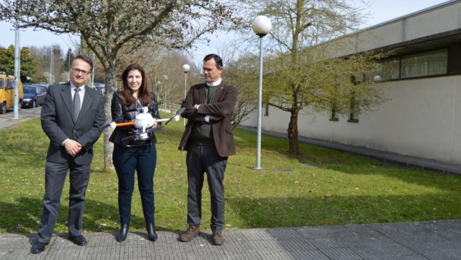 El Campus Terra de la USC amplía la capacitación de los estudiantes de Geomática y Topografía con un curso gratuito de pilotos de ‘drones’ El Campus Terra de la USC amplía la capacitación de los estudiantes de Geomática y Topografía con un curso gratuito de pilotos de ‘drones’