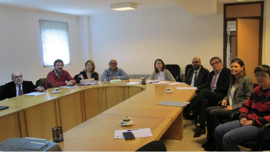 Reunión del comité consultivo que participa en la elaboración del Plan Estratégico de la Facultad de ADE 2016-2020 Reunión del comité consultivo que participa en la elaboración del Plan Estratégico de la Facultad de ADE 2016-2020