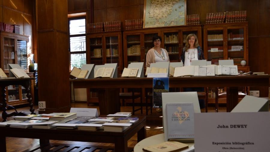 Formación del Profesorado del Campus Terra recuerda al pedagogo americano John Dewey con una muestra de su obra bibliográfica Formación del Profesorado del Campus Terra recuerda al pedagogo americano John Dewey con una muestra de su obra bibliográfica