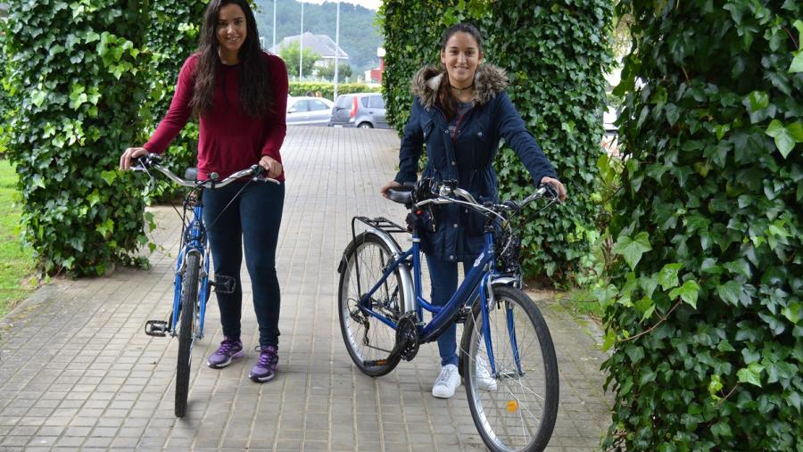 La USC entrega 91 bicicletas en préstamo a estudiantes, docentes, investigadores y demás personal del Campus Terra La USC entrega 91 bicicletas en préstamo a estudiantes, docentes, investigadores y demás personal del Campus Terra
