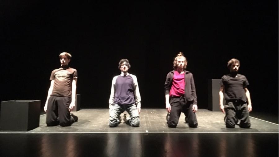 La compañía USC-Lugo estrena este viernes la obra ‘Paz Perpetua’ en el ‘Gustavo Freire’ en el XXIII Festival de Teatro Universitario La compañía USC-Lugo estrena este viernes la obra ‘Paz Perpetua’ en el ‘Gustavo Freire’ en el XXIII Festival de Teatro Universitario