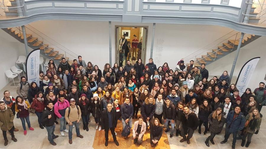 A alcaldesa de Lugo recibe no Vello Cárcere a uns 150 alumnos e alumnas de intercambio da USC A alcaldesa de Lugo recibe no Vello Cárcere a uns 150 alumnos e alumnas de intercambio da USC