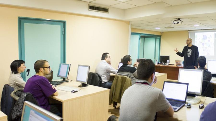 La USC ofrece 60 plazas del “Programa de Tutores” en el Campus Terra La USC ofrece 60 plazas del “Programa de Tutores” en el Campus Terra