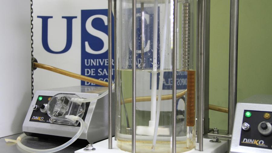 Os resultados obtidos permitiron deseñar un reactor descontinuo acoplado a un sistema de separación magnética interna Os resultados obtidos permitiron deseñar un reactor descontinuo acoplado a un sistema de separación magnética interna