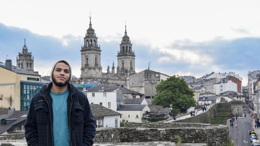 Simón Rodríguez, no adarve da muralla romana de Lugo. Foto: Daniela Blanco Simón Rodríguez, no adarve da muralla romana de Lugo. Foto: Daniela Blanco
