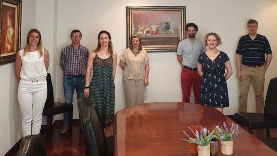Os socios promotores desta nova spin-off son os investigadores María Aymerich, Maite Flores, Ezequiel Álvarez e Alberto P. Muñuzuri. María Seoane será a súa directora Os socios promotores desta nova spin-off son os investigadores María Aymerich, Maite Flores, Ezequiel Álvarez e Alberto P. Muñuzuri. María Seoane será a súa directora