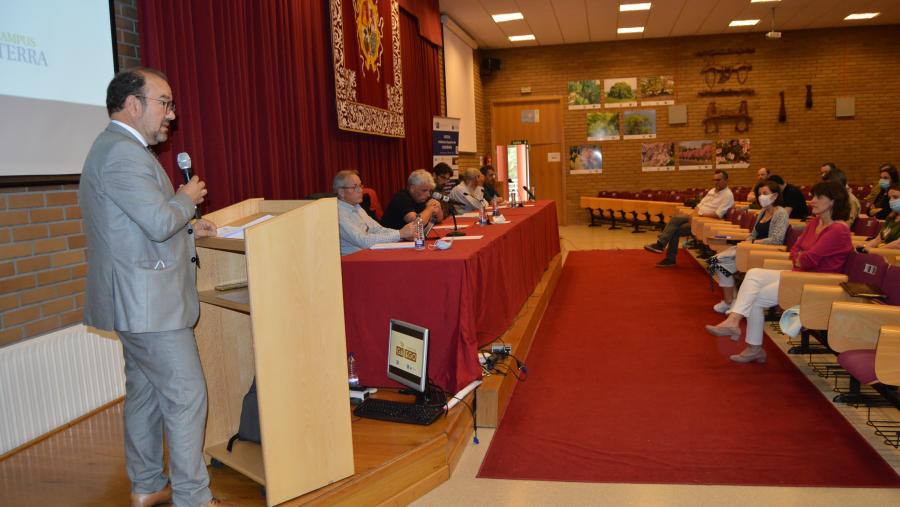 Antonio López, na apertura do debate sobre o agro galego celebrado na EPS de Enxeñaría Antonio López, na apertura do debate sobre o agro galego celebrado na EPS de Enxeñaría