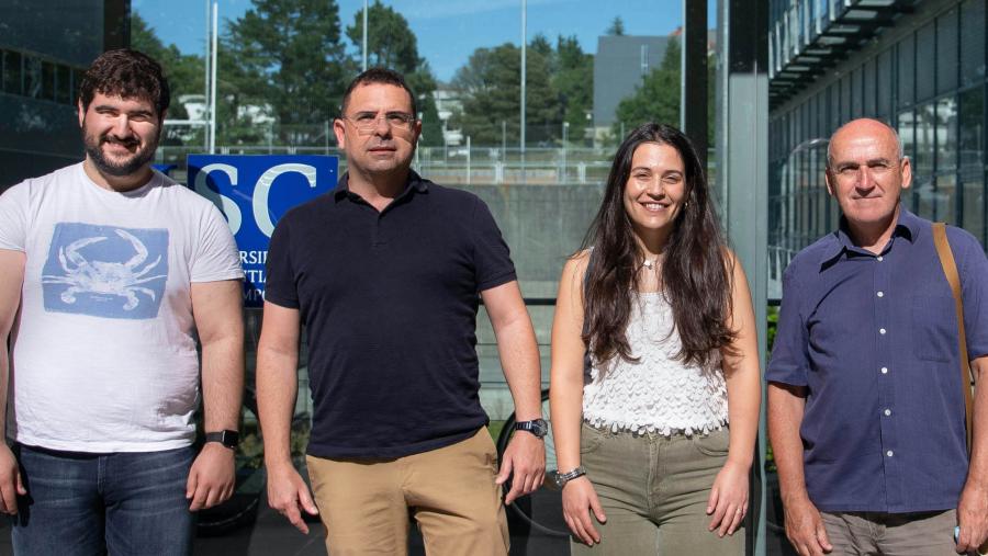 Eddy Sotelo, segundo pola esquerda, coordina esta investigación Eddy Sotelo, segundo pola esquerda, coordina esta investigación