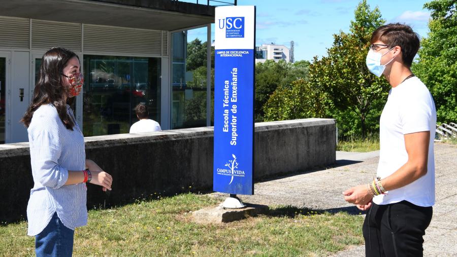 “Debemos procurar expresarnos máis coa mirada e na medida do posible manter certa distancia”, explica Caamaño Isorna. FOTO: Santi Alvite “Debemos procurar expresarnos máis coa mirada e na medida do posible manter certa distancia”, explica Caamaño Isorna. FOTO: Santi Alvite