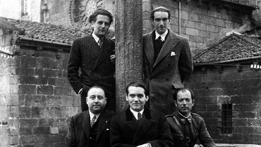 Lorca, no centro, con outros compañeiros nunha das súas viaxes por Galicia Lorca, no centro, con outros compañeiros nunha das súas viaxes por Galicia