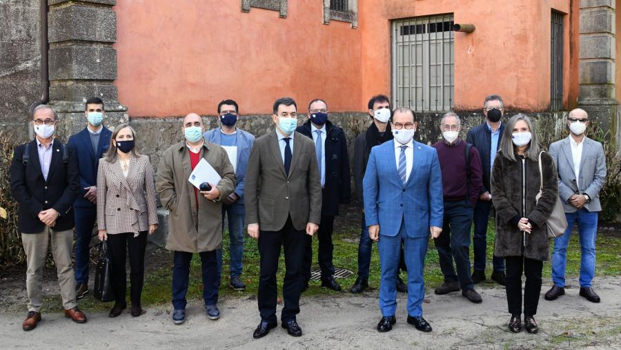 O acto estivo presidido polo reitor Antonio López quen aproveitou a súa intervención para subliñar que Sumo Valor constitúe un “vínculo activo coa USC e un instrumento que reforza a nosa conexión coa sociedade”. FOTO: Santi Alvite O acto estivo presidido polo reitor Antonio López quen aproveitou a súa intervención para subliñar que Sumo Valor constitúe un “vínculo activo coa USC e un instrumento que reforza a nosa conexión coa sociedade”. FOTO: Santi Alvite