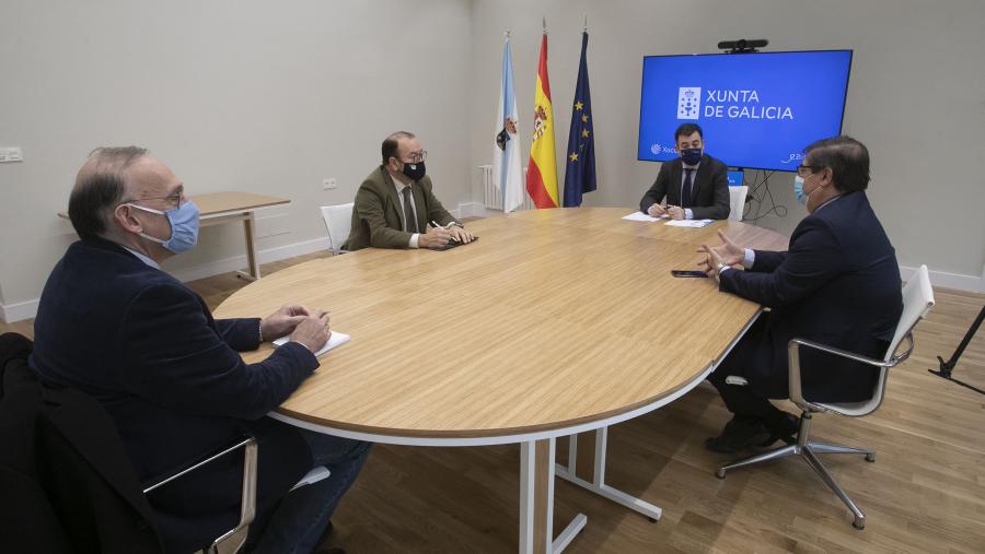 Os tres reitores reuníronse este martes co conselleiro. Foto: Xunta de Galicia Os tres reitores reuníronse este martes co conselleiro. Foto: Xunta de Galicia