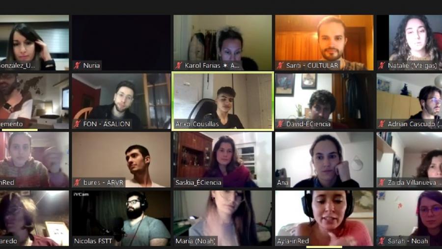 Participantes nunha das sesións en liña do programa Explorer 'Mozos con Ideas' Participantes nunha das sesións en liña do programa Explorer 'Mozos con Ideas'