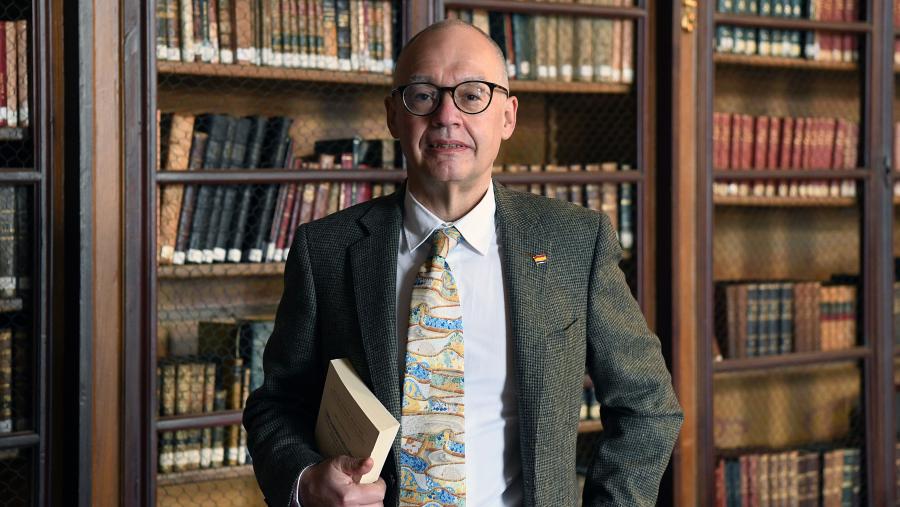 Catedrático de Historia Antiga, Marco Virgilio García Quintela ten estudado a relación entre pensamento e sociedade a través de diferentes fontes literarias e testemuños arqueolóxicos de diferentes épocas e áreas. FOTO: Santi Alvite Catedrático de Historia Antiga, Marco Virgilio García Quintela ten estudado a relación entre pensamento e sociedade a través de diferentes fontes literarias e testemuños arqueolóxicos de diferentes épocas e áreas. FOTO: Santi Alvite