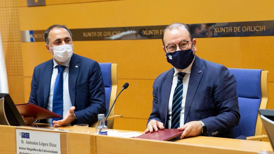 O reitor Antonio López e o conselleiro de Sanidade, Julio García Comesaña, na sinatura do convenio O reitor Antonio López e o conselleiro de Sanidade, Julio García Comesaña, na sinatura do convenio