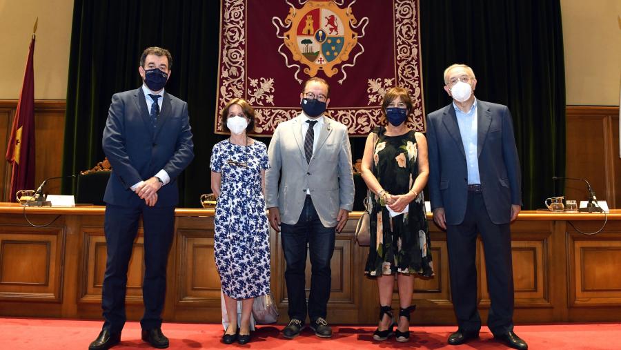 De esquerda a dereita, Román Rodríguez, Ascensión Martínez Riaza, Antonio López, Pilar Cagiao Vila e Ramón Villares. FOTO: Santi Alvite De esquerda a dereita, Román Rodríguez, Ascensión Martínez Riaza, Antonio López, Pilar Cagiao Vila e Ramón Villares. FOTO: Santi Alvite