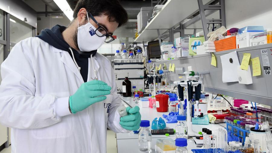 No relativo á clasificación que recolle os resultados da avaliación da actividade investigadora e innovadora, a USC ascende un chanzo. FOTO: Santi Alvite No relativo á clasificación que recolle os resultados da avaliación da actividade investigadora e innovadora, a USC ascende un chanzo. FOTO: Santi Alvite