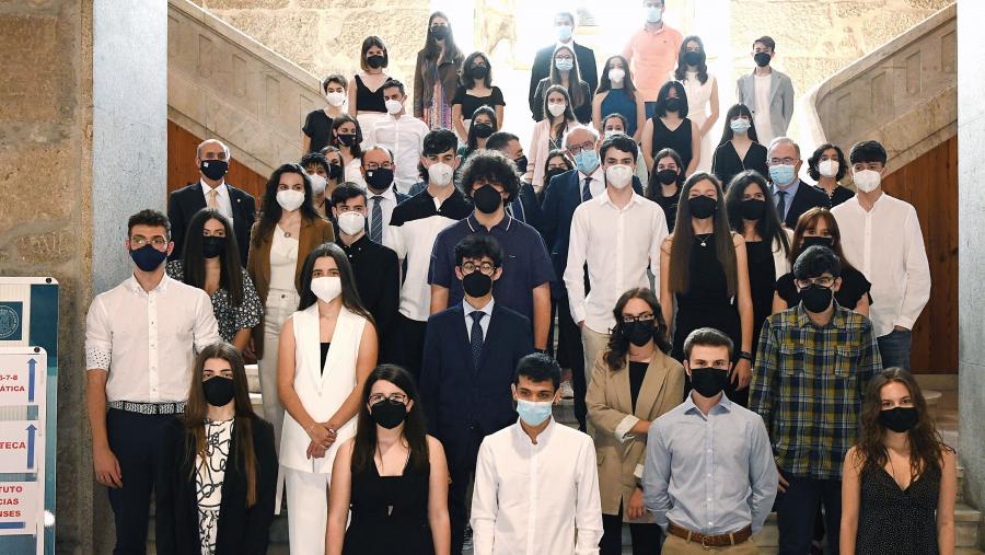 Presencialmente acudiron á Facultade de Medicina, unha representación de 43 estudantes xunto coas súas familias. Foto: Santi Alvite Asistentes ao acto de mellores expedientes
