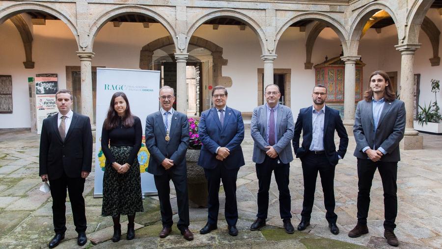 Foto de familia das persoas premiadas Foto de familia das persoas premiadas