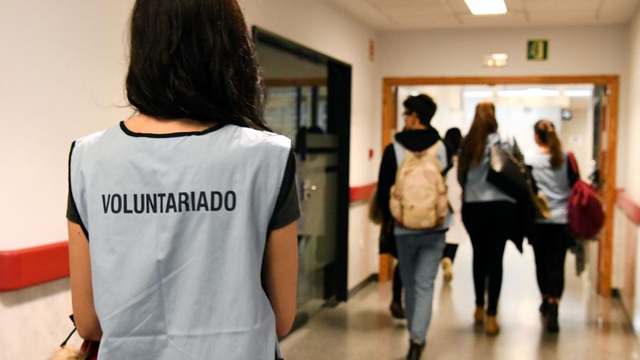 Nestas máis de dúas décadas de servizo á comunidade universitaria, máis de 10.000 persoas teñen colaborado nas cerca de 200 actividades propostas por máis de 150 entidades do terceiro sector en Galicia. FOTO: Santi Alvite Nestas máis de dúas décadas de servizo á comunidade universitaria, máis de 10.000 persoas teñen colaborado nas cerca de 200 actividades propostas por máis de 150 entidades do terceiro sector en Galicia. FOTO: Santi Alvite
