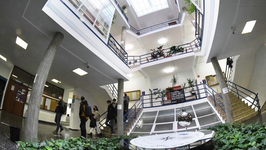 Ademais de González Kölmel, outros catro titulados nesta Facultade da USC atópanse en chanzos destacados. FOTO: Santi Alvite Ademais de González Kölmel, outros catro titulados nesta Facultade da USC atópanse en chanzos destacados. FOTO: Santi Alvite