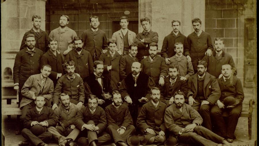 O fotohistoriador Carlos Castelao levou a cabo un rigoroso estudo dos fotografados e da propia Universidade en 1882 O fotohistoriador Carlos Castelao levou a cabo un rigoroso estudo dos fotografados e da propia Universidade en 1882