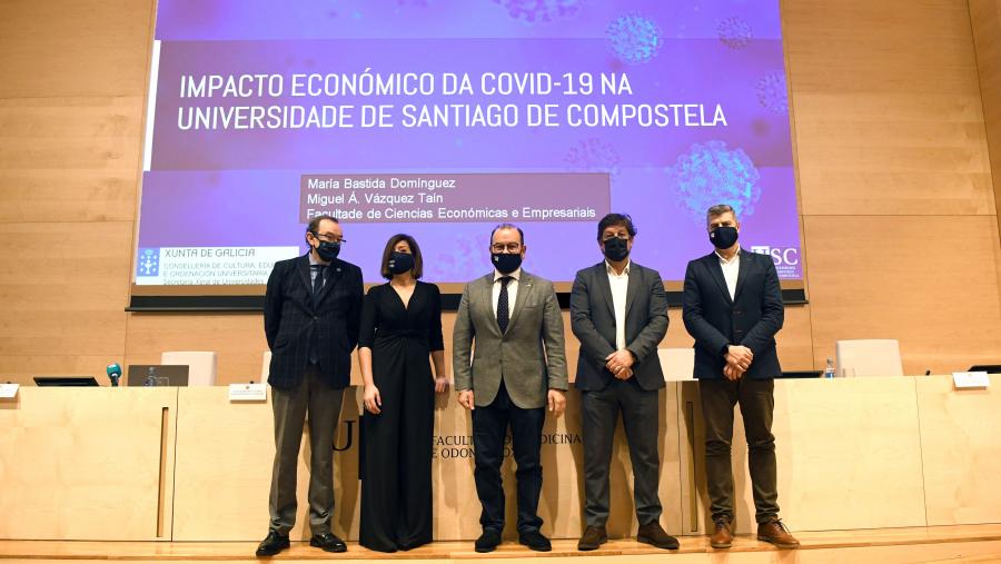 De esquerda a dereita, José Alberto Díez de Castro, María Bastida, Antonio López, Javier Ferreira e Miguel A. Vázquez Taín. FOTO: Santi Alvite De esquerda a dereita, José Alberto Díez de Castro, María Bastida, Antonio López, Javier Ferreira e Miguel A. Vázquez Taín. FOTO: Santi Alvite