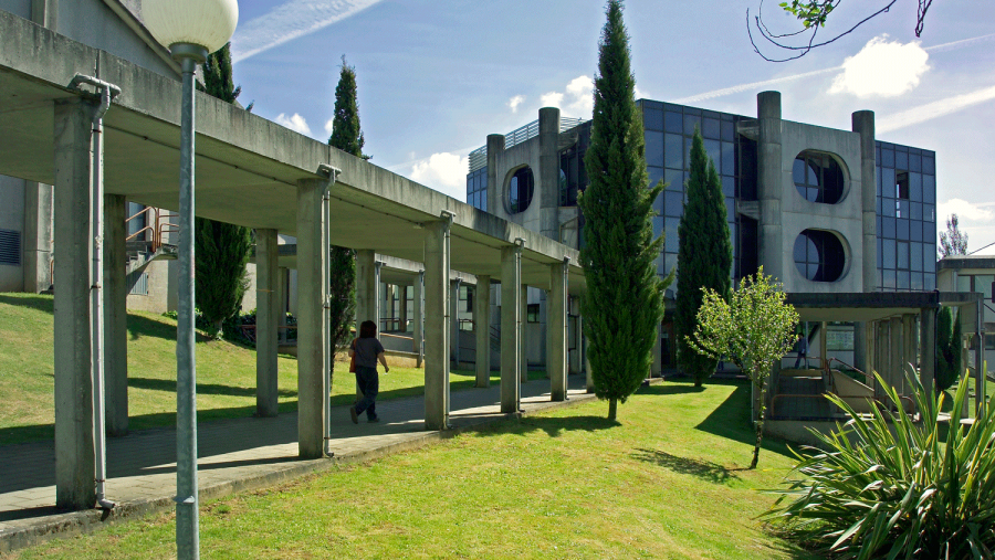 Instalacións da Escola Politécnica Superior de Enxeñaría da USC Instalacións da Escola Politécnica Superior de Enxeñaría da USC