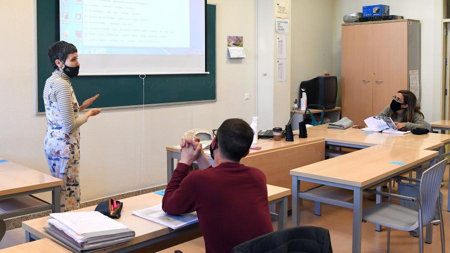 Máis que contidos gramaticais, esta programación docente pretende ofrecer técnicas e oportunidades prácticas para a consecución de destrezas orais e escritas. FOTO: Santi Alvite Máis que contidos gramaticais, esta programación docente pretende ofrecer técnicas e oportunidades prácticas para a consecución de destrezas orais e escritas. FOTO: Santi Alvite